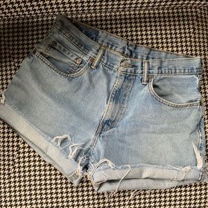Levi’s 550 Cut-off Jean Shorts